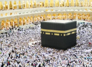 Kemenhaj Wanti-wanti, Jamaah Haji Jangan Sampai Nekat Bawa Zamzam dalam Koper